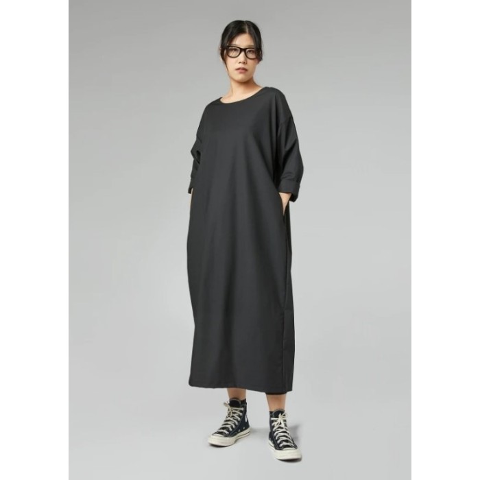 VESTIDO RECTO EN SARGA NEGRO