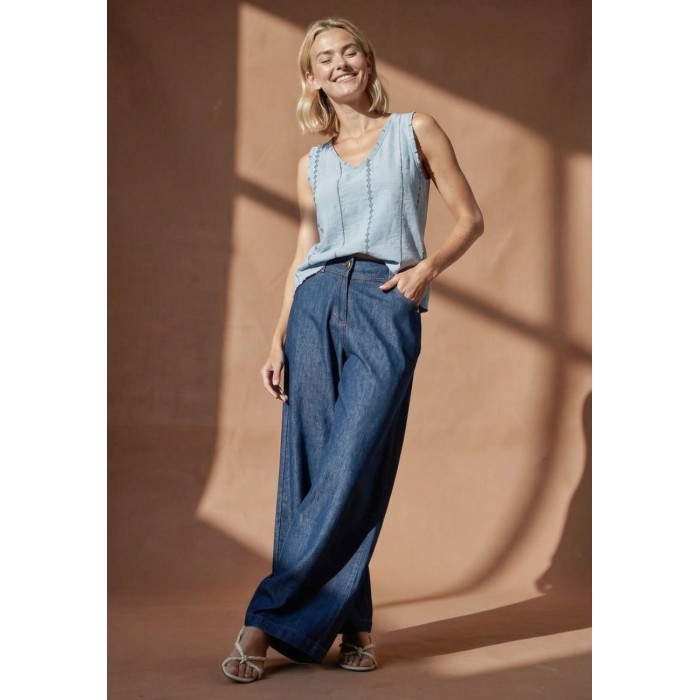 TOP DE TIRANTES BORDADO AZUL