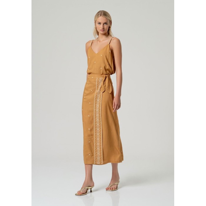 FALDA PAREO CON BORDADOS CAMEL