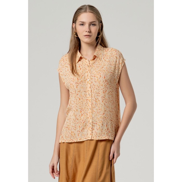 CAMISA SIN MANGAS CON...