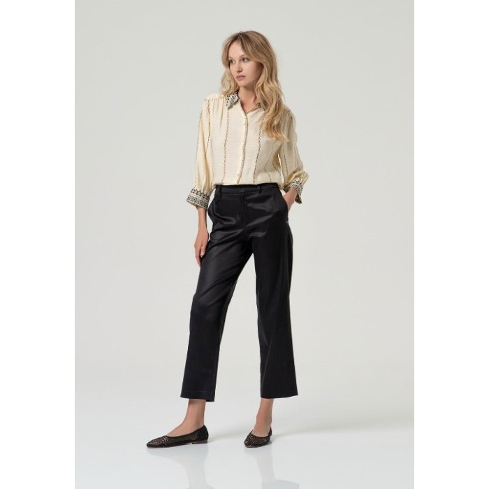 PANTALÓN RECTO TOBILLERO NEGRO