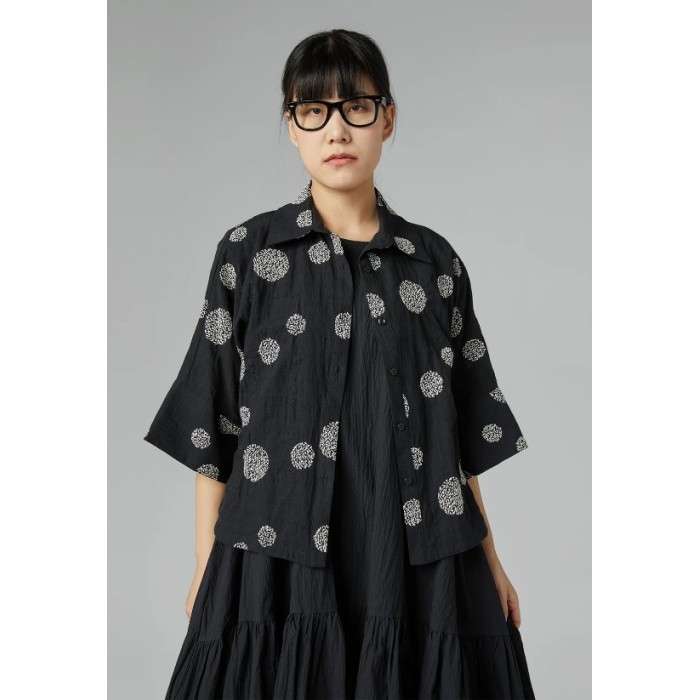 CAMISA CON CÍRCULOS EN...