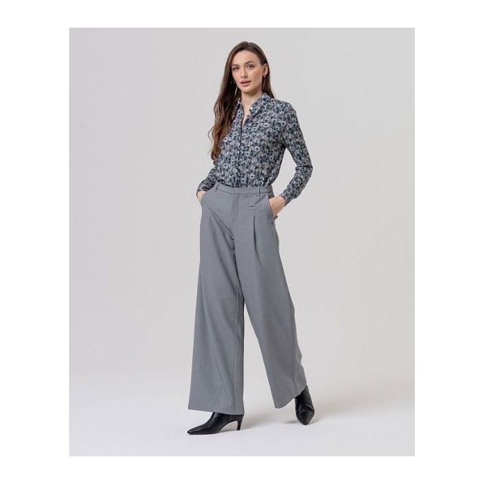 PANTALÓN ANCHO DE PINZAS...